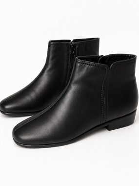 7.5 Aerosoles Soft Leather Barn Boots Flat Ankle Booties Old Money Quiet Luxury